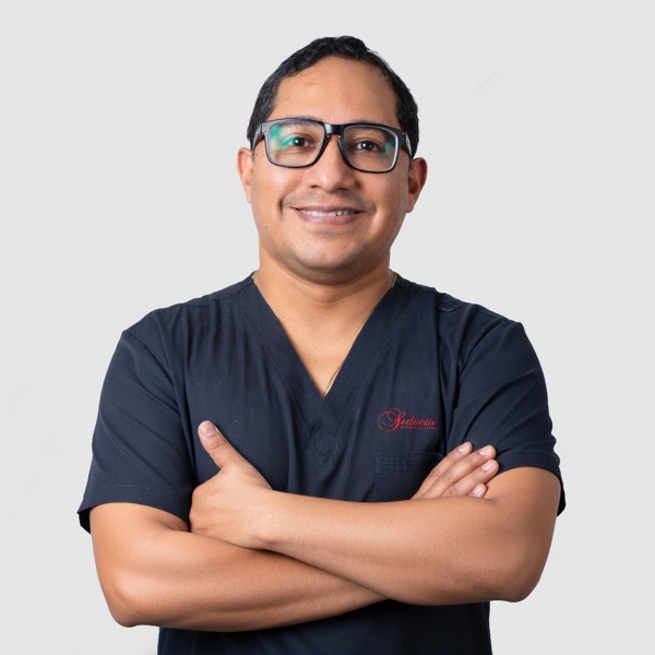 Dr. Paul Perales, general and bariatric surgeon at Svelta Plastic Surgery Miami
